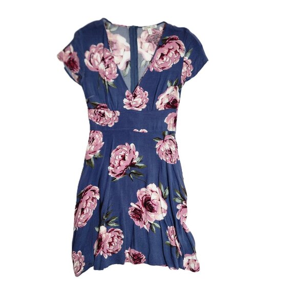 Charlotte Russe Fit & Flare Mini Blue & Rose Floral Dress Size XS Excellent - Picture 1 of 7